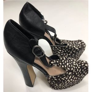 DV8 Dolce Vita Platform Pony Hair Heels Size 9.5
